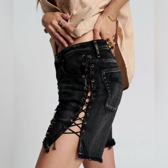 Oneteaspoon Stevie Boyfriend Jeans Shorts in black with ties on side 24 NWT - Picture 1 of 11